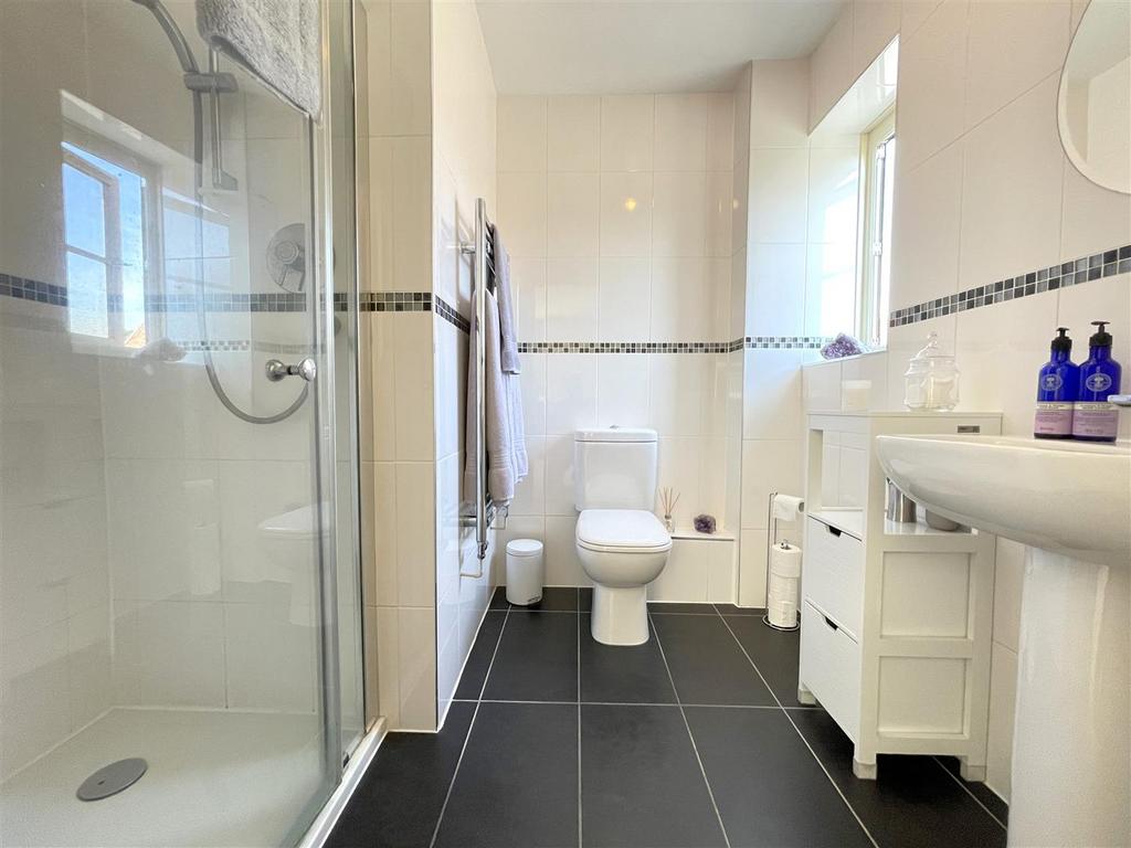 Ensuite shower room