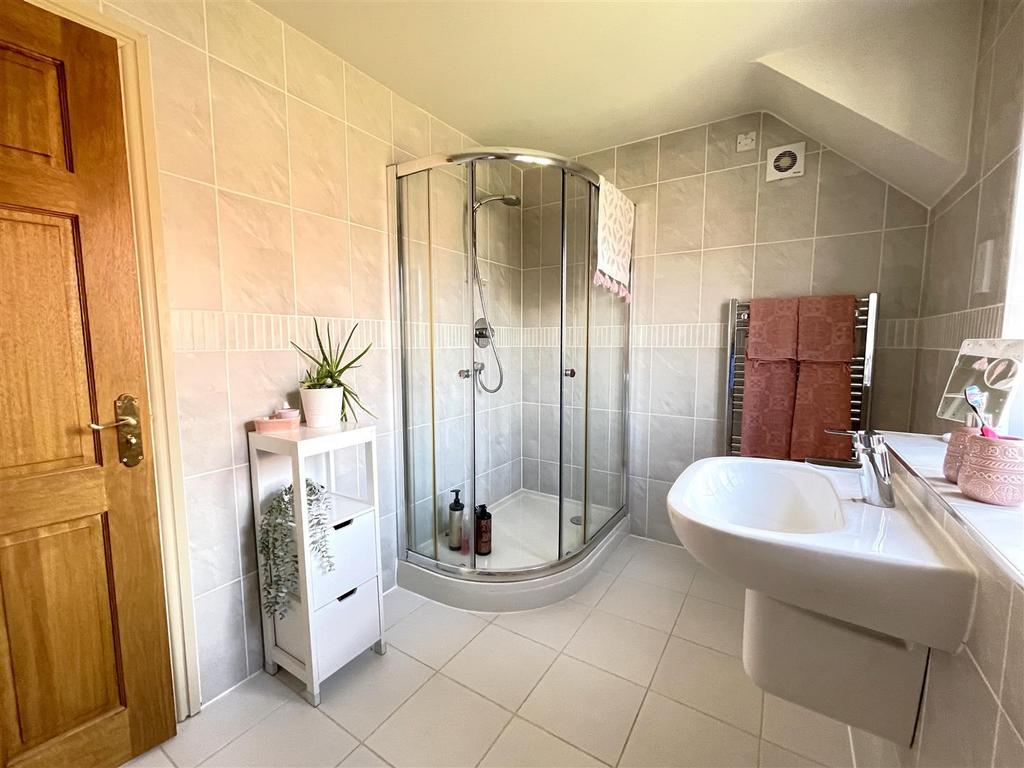 Ensuite shower room