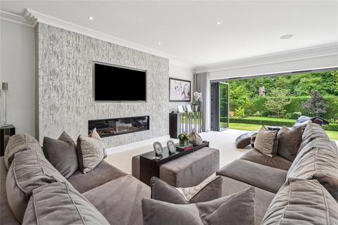 5 Torland Drive, Oxshott, Leatherhead, KT22 0SA