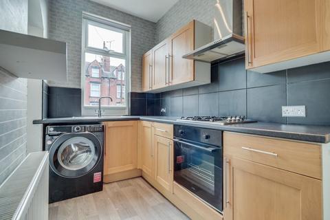 3 bedroom terraced house for sale, Park Avenue, Armley, Leeds, West Yorkshire, LS12