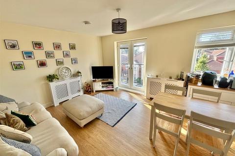 2 bedroom flat for sale, Signal Way, Chippenham