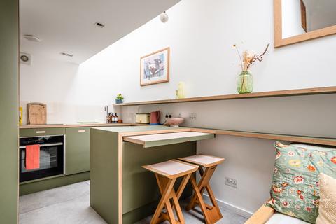 1 bedroom semi-detached house for sale, Victoria Park Road, London E9