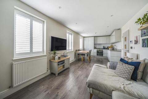 2 bedroom flat for sale, The Glade, Croydon