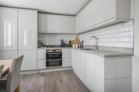 2 bedroom flat for sale, The Glade, Croydon