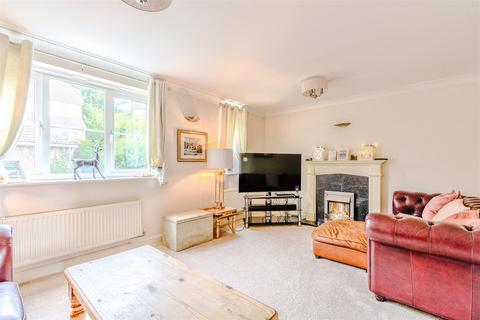 3 bedroom terraced house for sale, Helmsman Rise, St. Leonards-On-Sea