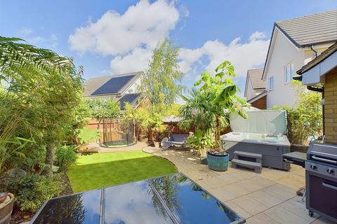 2 Barton Grove, Leighton Buzzard, LU7 4EF