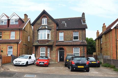 Flat 2, 2 Hawes Road, Bromley, BR1 3JR