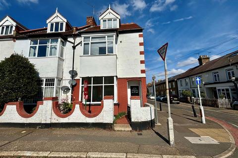 1 bedroom flat to rent, Queens Road, Southend-On-Sea