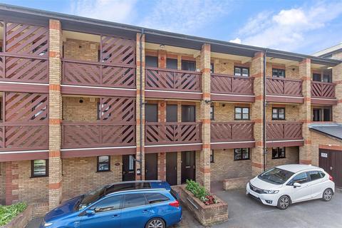 1 bedroom flat for sale, Trafalgar Road, Gravesend, Kent