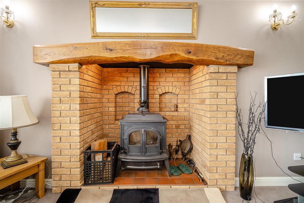8607986-interior61.jpg