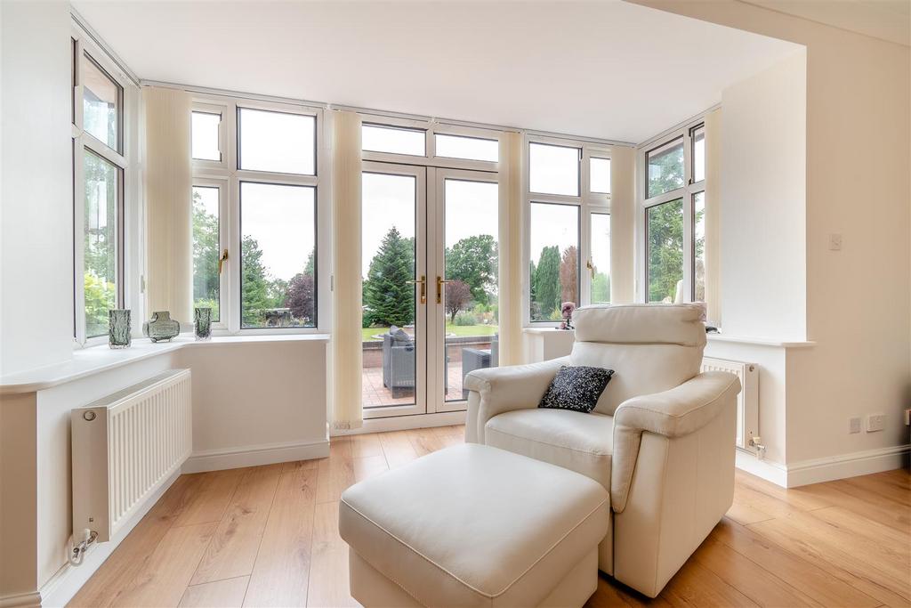 8607986-interior75.jpg