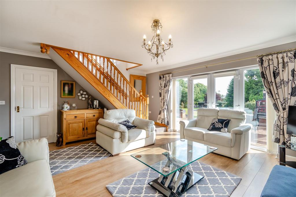 8607986-interior46.jpg