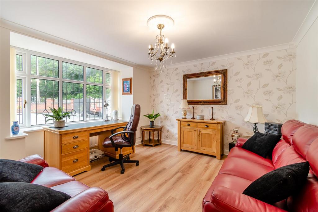 8607986-interior01.jpg