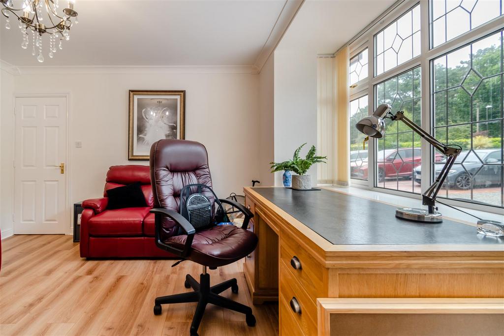 8607986-interior02.jpg