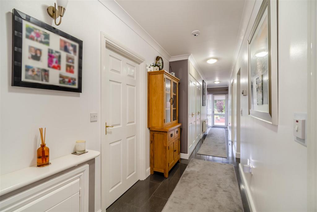 8607986-interior38.jpg