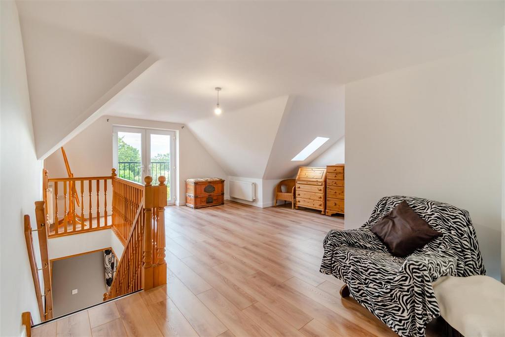 8607986-interior26.jpg