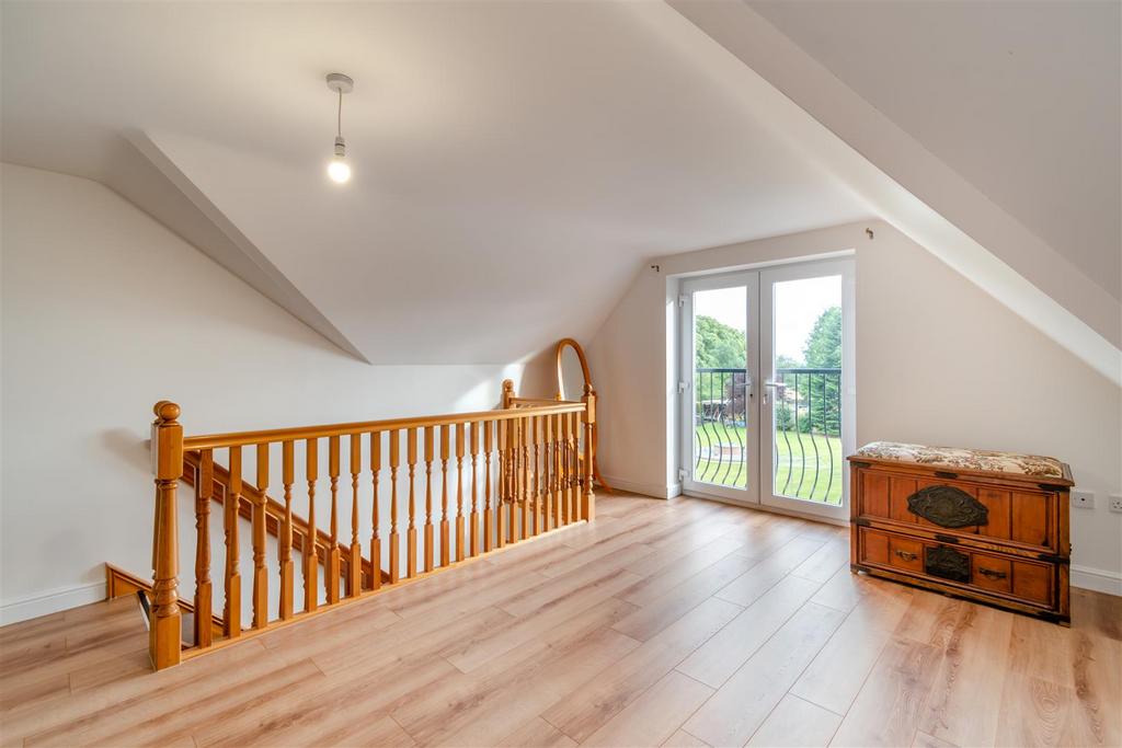 8607986-interior27.jpg