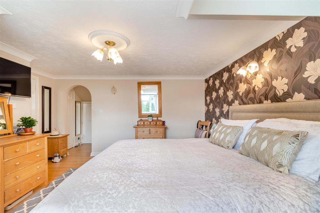 8607986-interior08.jpg