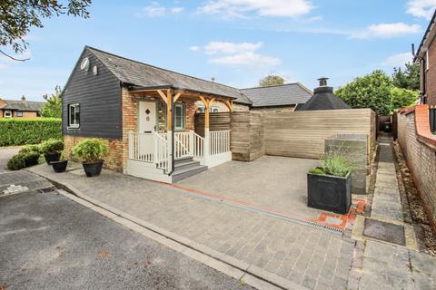 1 bedroom barn conversion for sale, Choakes Yard, Great Billington LU7