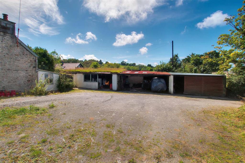 Workshop and car port