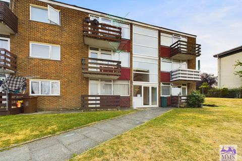 1 bedroom flat for sale, Cypress Court, Frindsbury