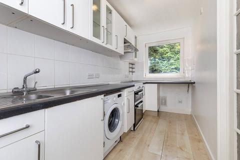 2 bedroom apartment for sale, Station Road, KENLEY, Surrey, CR8