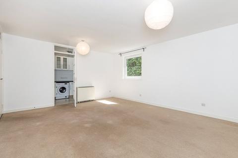 2 bedroom apartment for sale, Station Road, KENLEY, Surrey, CR8