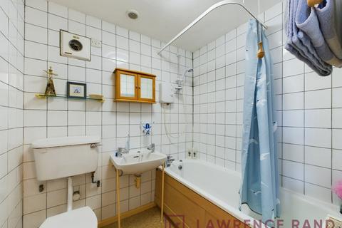 14 Warsaw Close, Ruislip, HA4 6RJ