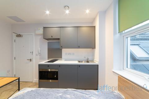 Studio to rent, Munden Street, London, W14