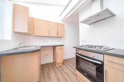 90 Arran Road, London, SE6 2NN
