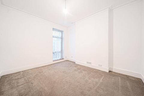 90 Arran Road, London, SE6 2NN