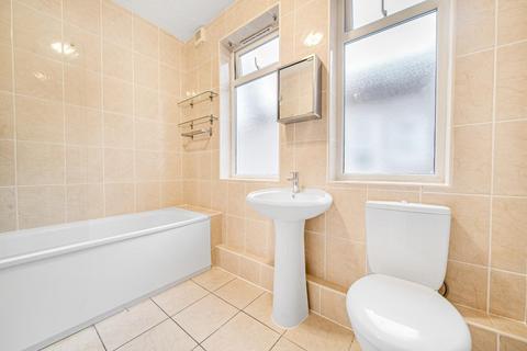 90 Arran Road, London, SE6 2NN