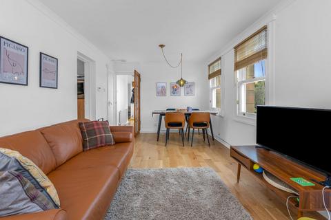 1 bedroom flat to rent, Robertson's Court, Holyrood, Edinburgh, EH8