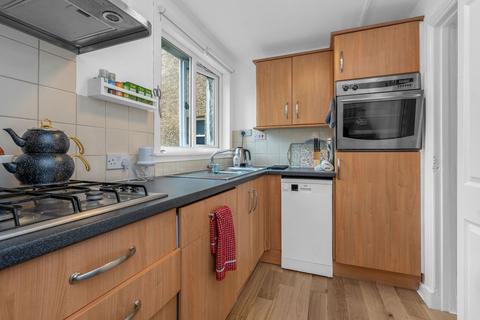 1 bedroom flat to rent, Robertson's Court, Holyrood, Edinburgh, EH8
