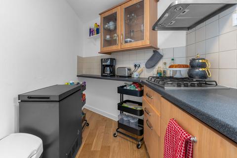 1 bedroom flat to rent, Robertson's Court, Holyrood, Edinburgh, EH8