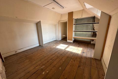 Storage to rent, 5-7 Church Street, Basingstoke, RG21