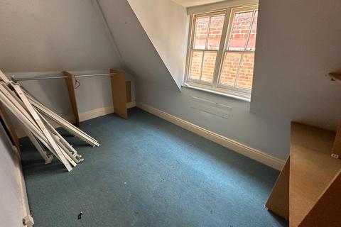 Storage to rent, 5-7 Church Street, Basingstoke, RG21