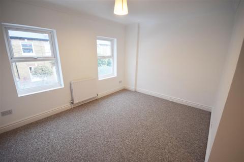 3 bedroom terraced house to rent, Lion Road, Twickenham