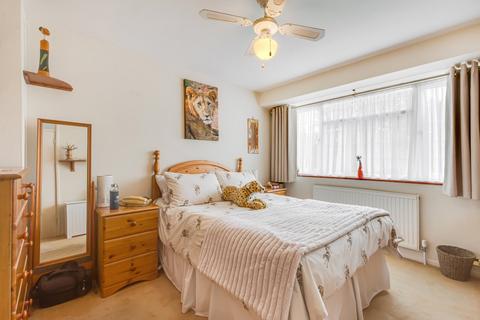 17 Tynedale Close, Dartford, DA2 6LL