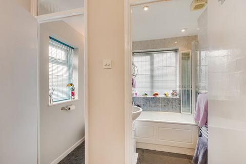 17 Tynedale Close, Dartford, DA2 6LL