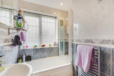 17 Tynedale Close, Dartford, DA2 6LL