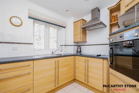 1 bedroom apartment for sale, Foxmead Court, Meadowside, Storrington, Pulborough