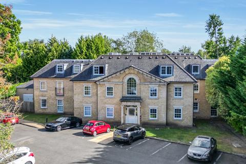 Flat 17, Hanover Court Haymeads Drive, Esher, KT10 9BJ