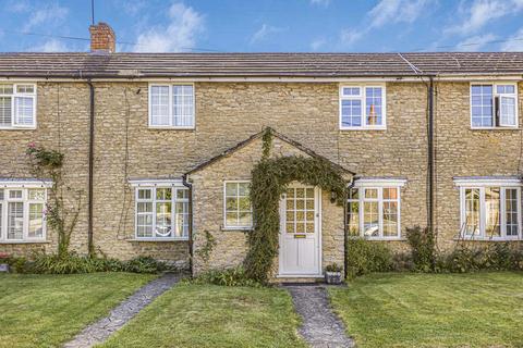 2 bedroom terraced house for sale, Station Road, Launton, OX26