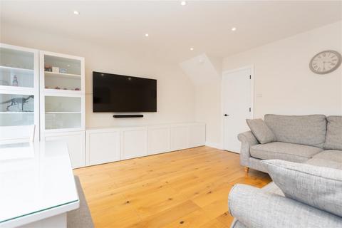 2 Blacksmiths Close, Stotfold, Hitchin, SG5 4QR