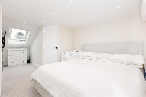 2 Blacksmiths Close, Stotfold, Hitchin, SG5 4QR