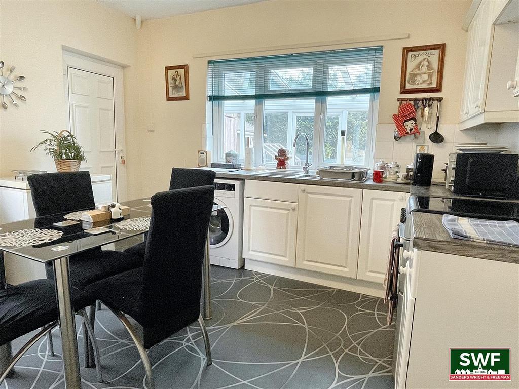 Dining kitchen