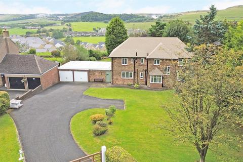 4 bedroom detached house for sale, Trenchard Drive, Buxton