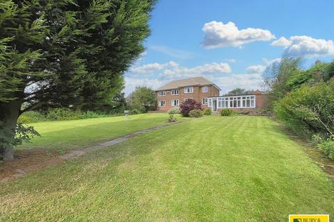 4 bedroom detached house for sale, Trenchard Drive, Buxton