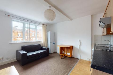 2 bedroom flat to rent, Hamlet Gardens, London W6